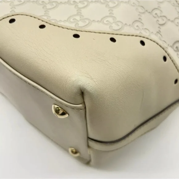 Authentic GUCCI Guccissima Leather Horsebit Off White Shoulder Bag - Picture 9 of 17